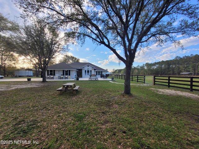 906 COUNTY ROAD 217, Jacksonville, FL 32234
