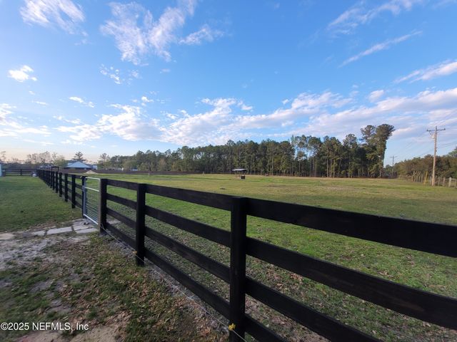 906 COUNTY ROAD 217, Jacksonville, FL 32234