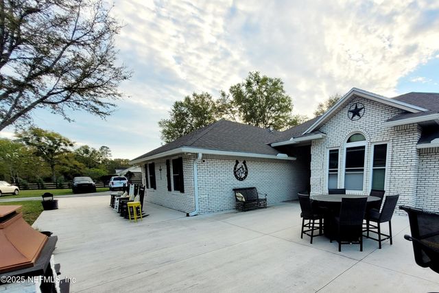 906 COUNTY ROAD 217, Jacksonville, FL 32234