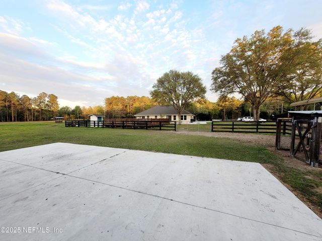 906 COUNTY ROAD 217, Jacksonville, FL 32234