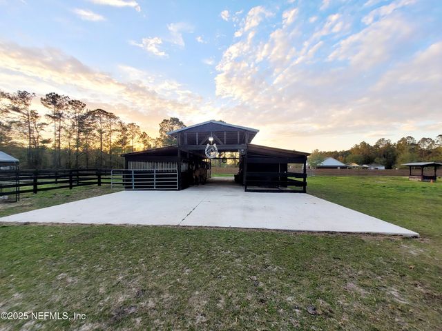 906 COUNTY ROAD 217, Jacksonville, FL 32234