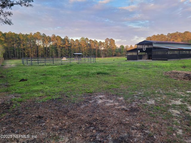 906 COUNTY ROAD 217, Jacksonville, FL 32234