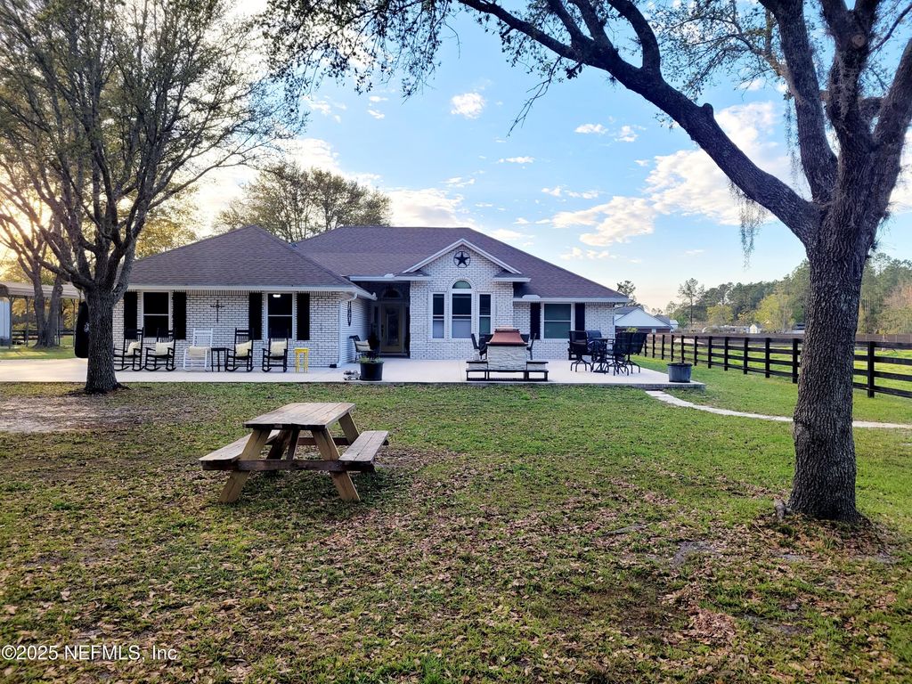 906 COUNTY ROAD 217, Jacksonville, FL 32234