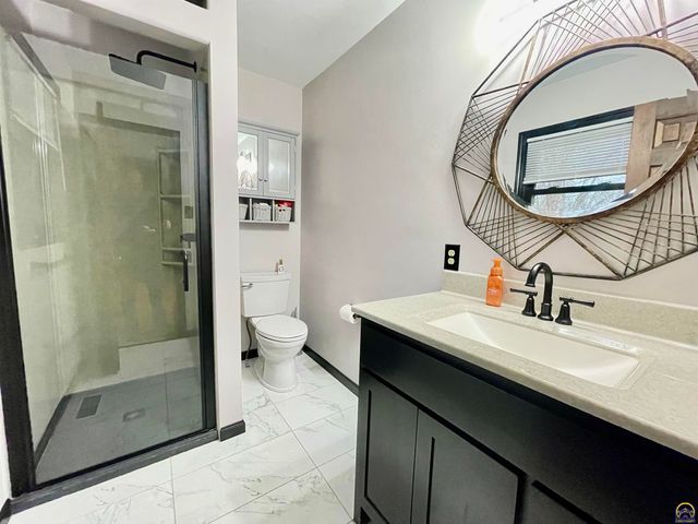 759 SW Prairie CT, Topeka, KS 66609