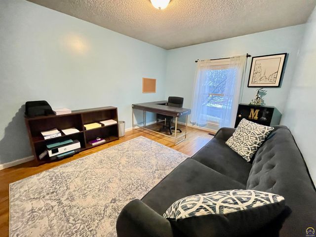 759 SW Prairie CT, Topeka, KS 66609