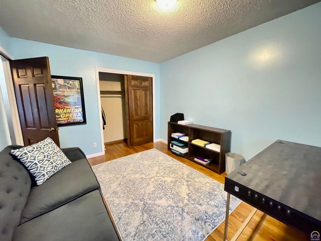 759 SW Prairie CT, Topeka, KS 66609