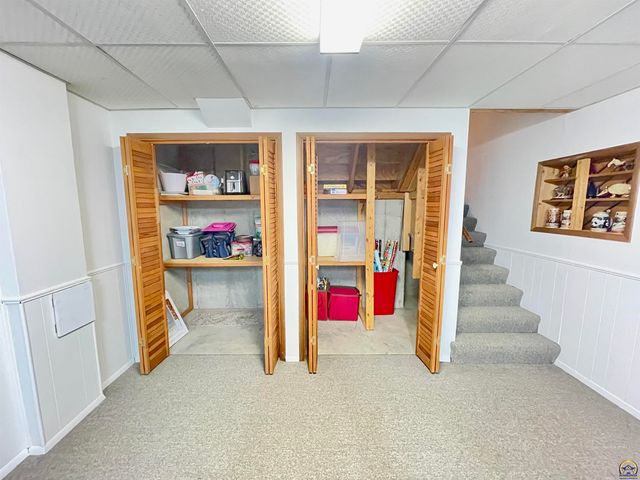 759 SW Prairie CT, Topeka, KS 66609