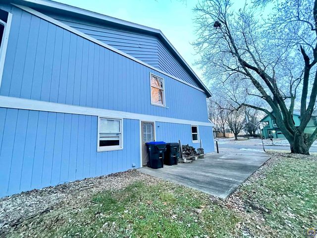 759 SW Prairie CT, Topeka, KS 66609