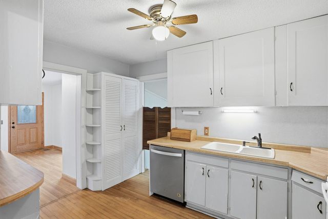 900 Greenvale Avenue W, Northfield, MN 55057