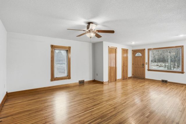 900 Greenvale Avenue W, Northfield, MN 55057