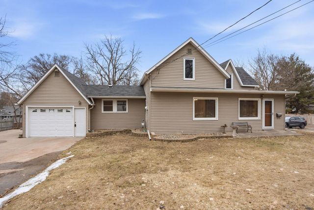 900 Greenvale Avenue W, Northfield, MN 55057