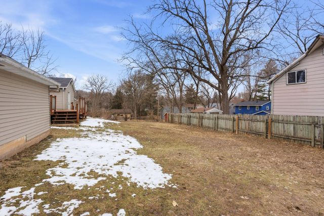 900 Greenvale Avenue W, Northfield, MN 55057