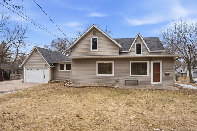 900 Greenvale Avenue W, Northfield, MN 55057