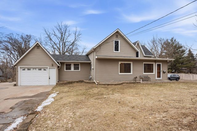 900 Greenvale Avenue W, Northfield, MN 55057