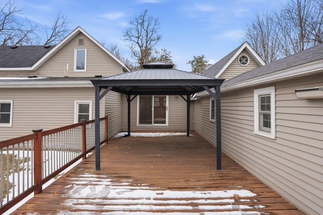 900 Greenvale Avenue W, Northfield, MN 55057