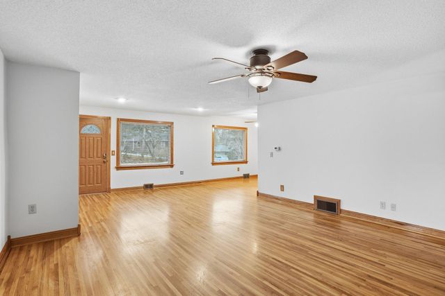 900 Greenvale Avenue W, Northfield, MN 55057