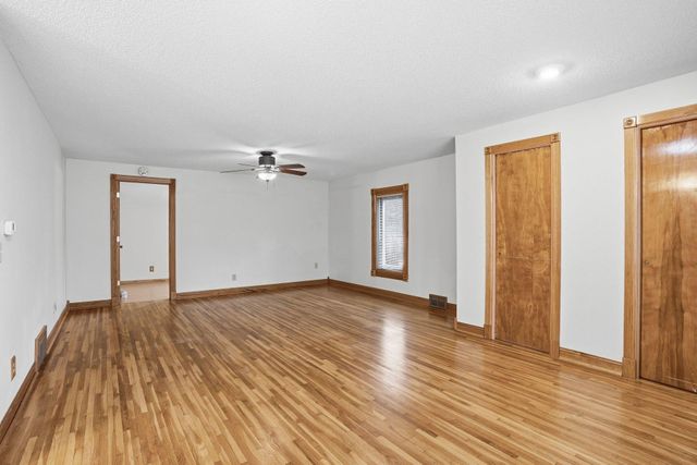 900 Greenvale Avenue W, Northfield, MN 55057