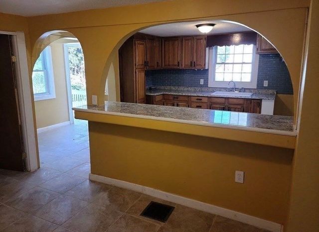 32 Randall Place, Springfield, MA 01108