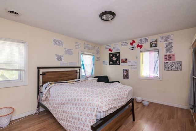 32 Randall Place, Springfield, MA 01108