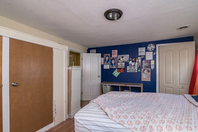 32 Randall Place, Springfield, MA 01108