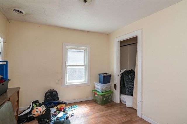 32 Randall Place, Springfield, MA 01108