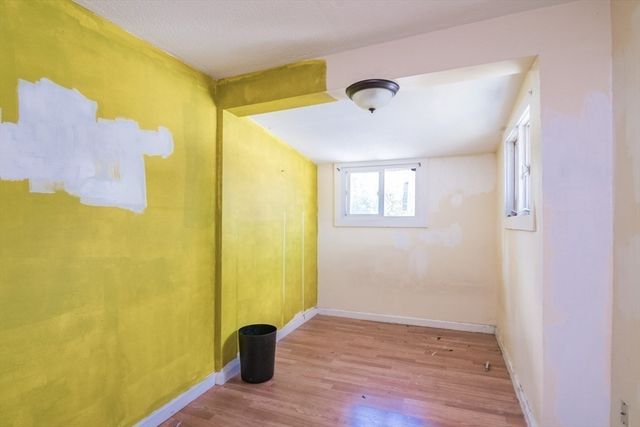 32 Randall Place, Springfield, MA 01108