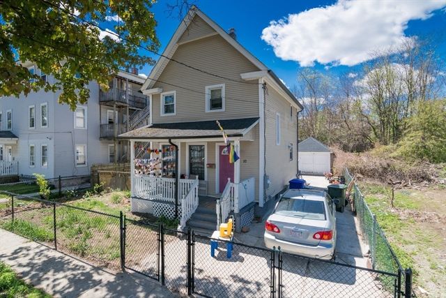 32 Randall Place, Springfield, MA 01108