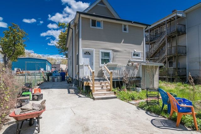 32 Randall Place, Springfield, MA 01108