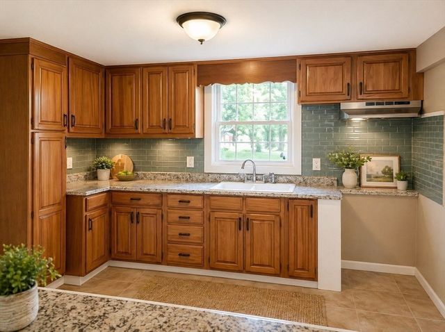 32 Randall Place, Springfield, MA 01108