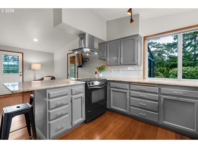 33247 WOOD DUCK Ln, Warrenton, OR 97146