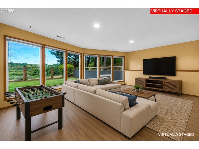 33247 WOOD DUCK Ln, Warrenton, OR 97146