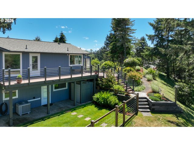 33247 WOOD DUCK Ln, Warrenton, OR 97146