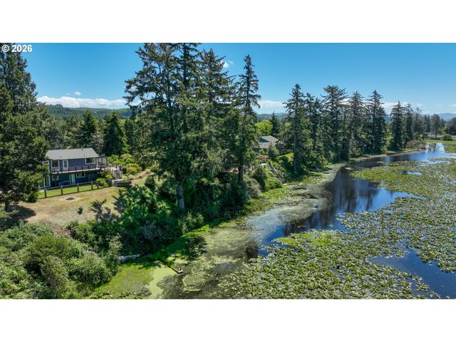 33247 WOOD DUCK Ln, Warrenton, OR 97146