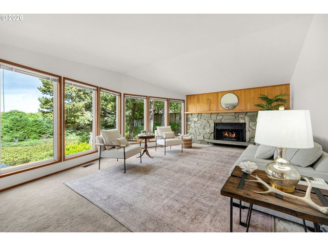 33247 WOOD DUCK Ln, Warrenton, OR 97146