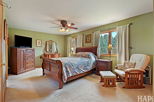 3800 Twin Oaks Drive, Wonder Lake, IL 60097