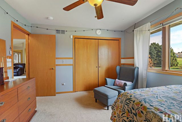 3800 Twin Oaks Drive, Wonder Lake, IL 60097