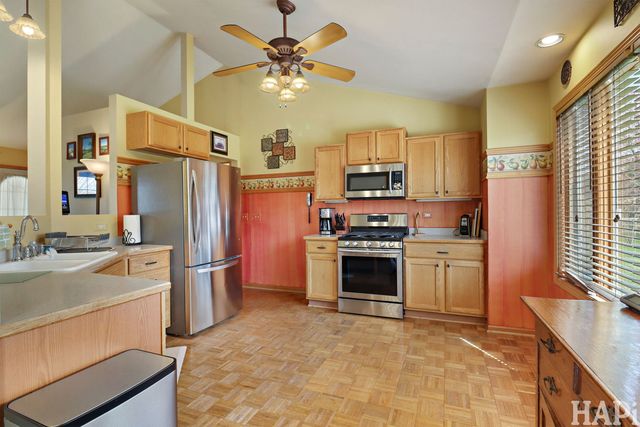 3800 Twin Oaks Drive, Wonder Lake, IL 60097