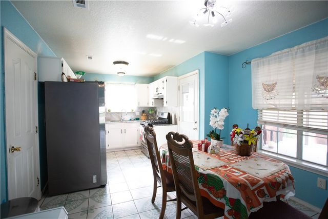 2108 S F Street, Rogers, AR 72758