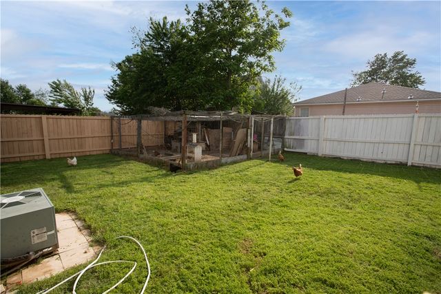2108 S F Street, Rogers, AR 72758