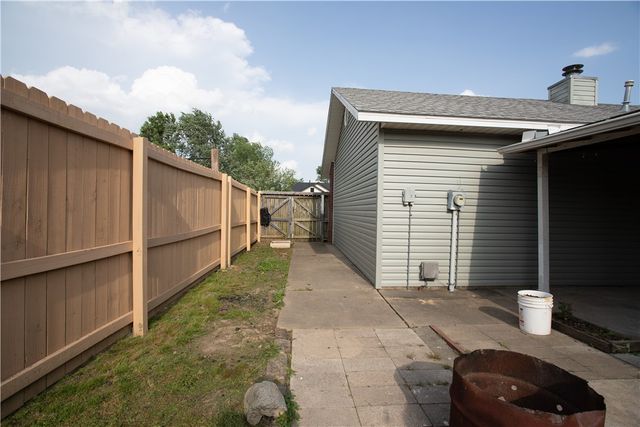 2108 S F Street, Rogers, AR 72758