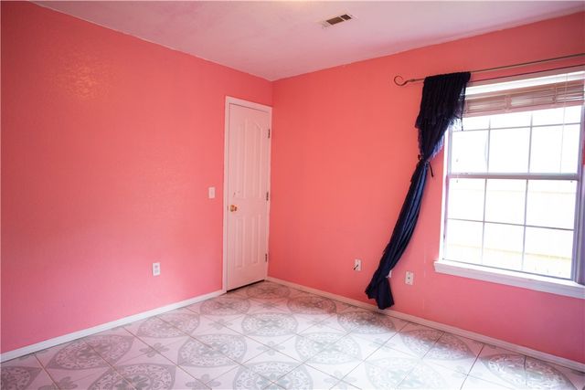 2108 S F Street, Rogers, AR 72758
