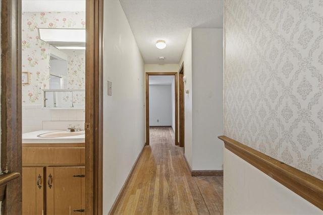 36 Lakewood Dr, Harwich, MA 02645