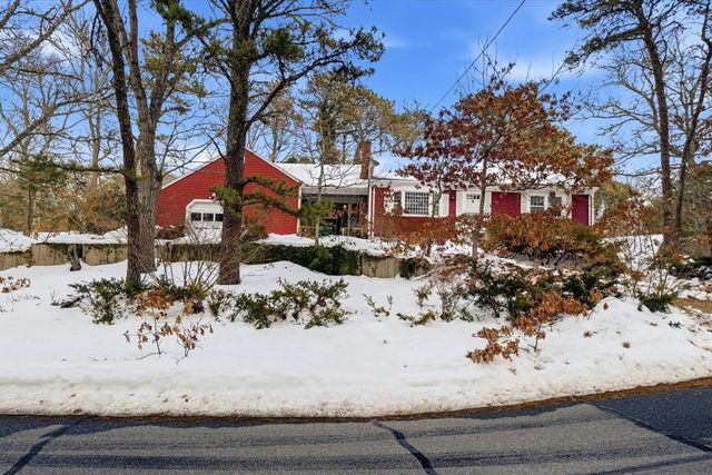 36 Lakewood Dr, Harwich, MA 02645