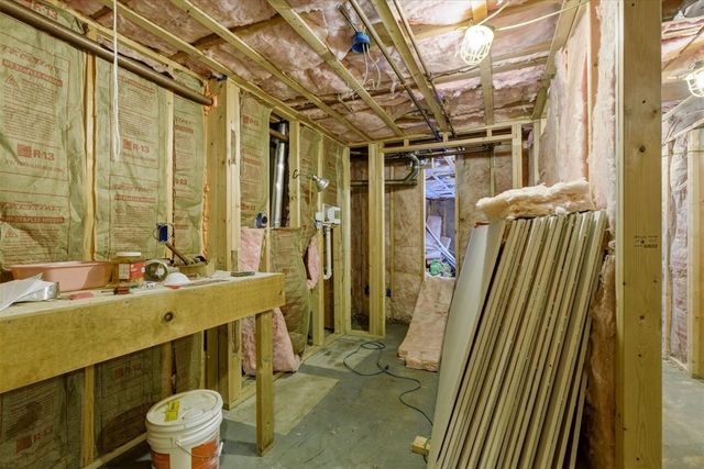 36 Lakewood Dr, Harwich, MA 02645