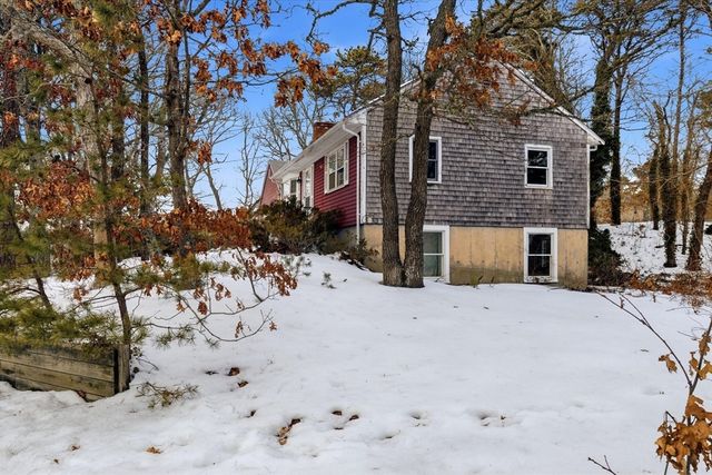 36 Lakewood Dr, Harwich, MA 02645