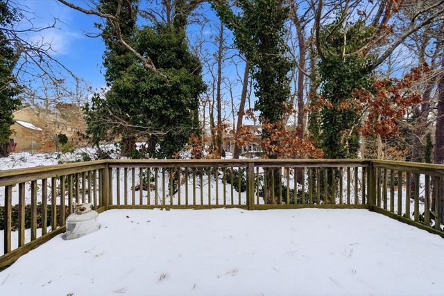 36 Lakewood Dr, Harwich, MA 02645