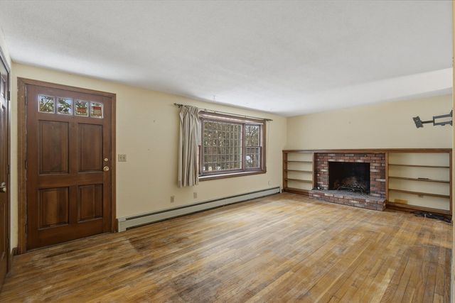 36 Lakewood Dr, Harwich, MA 02645