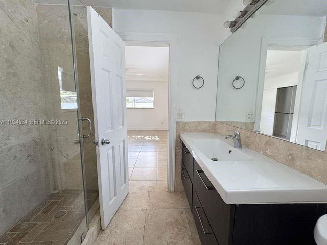 19410 NE 19th Ave, Miami, FL 33179