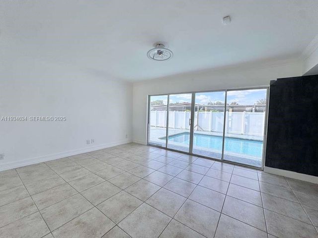 19410 NE 19th Ave, Miami, FL 33179