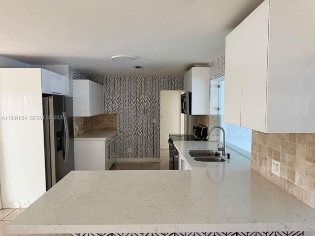 19410 NE 19th Ave, Miami, FL 33179